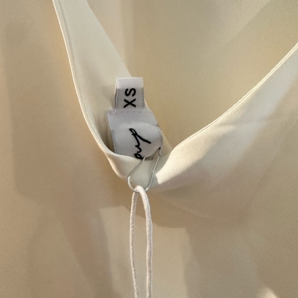 Petal and pup gorgeous ivory top - Picture 2 of 4